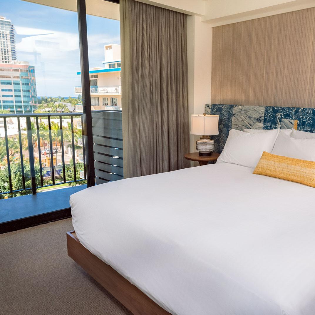 Halekulani - No Resort Fee Honolulu Exterior foto A bedroom at the Hilton San Diego Bayfront