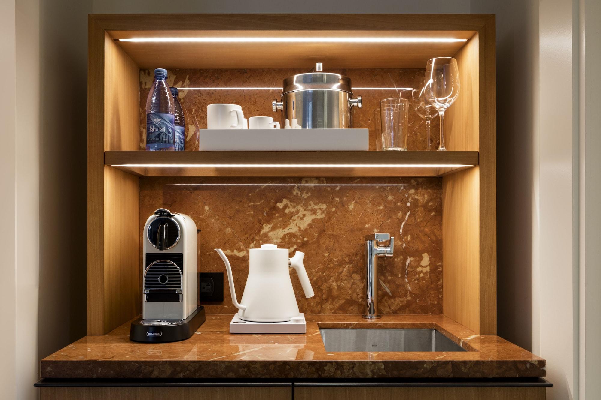 Halekulani - No Resort Fee Honolulu Exterior foto A Nespresso machine in a hotel room